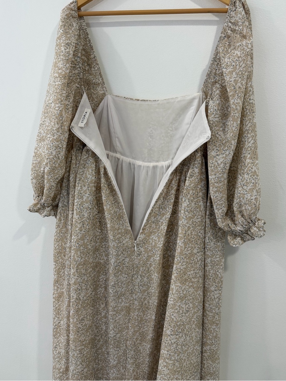 Storia Juliet Tan Floral Babydoll Maxi Dress Size Large Coquette - Picture 9 of 11